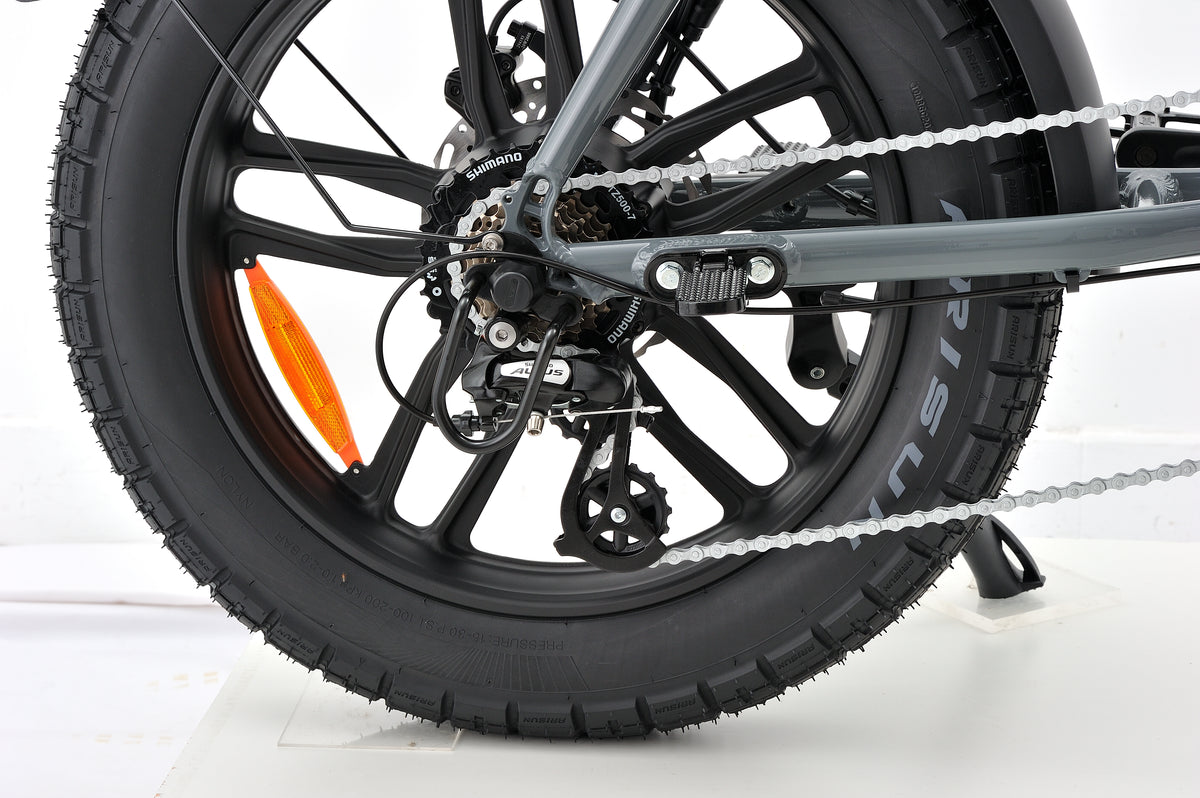 20x4 inch fat tyre and 180mm hydraulic disc brake